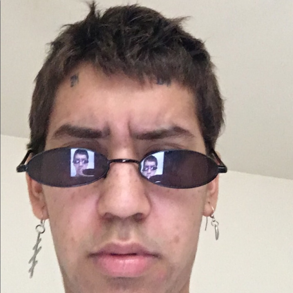 Meet your Posher, Ethan